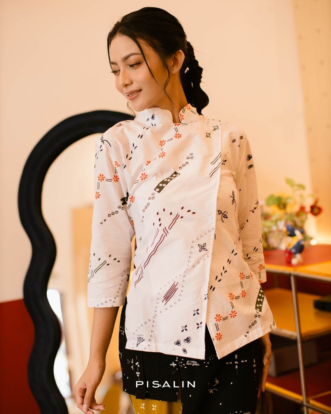 Pisalin Kelana Kala Sore - Kebaya Janggan Kaia