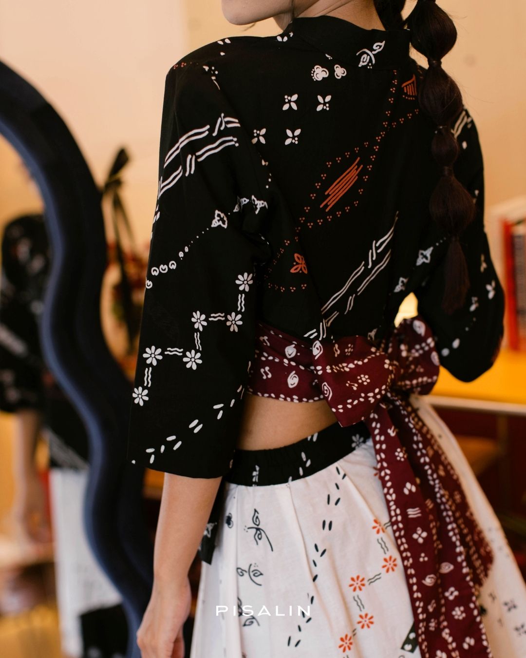 Pisalin Kelana Kala Sore - Kebaya Janggan Kaia
