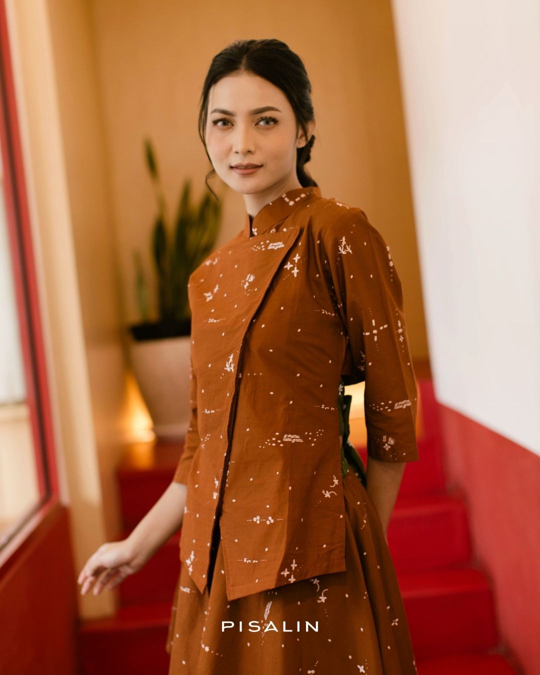 Pisalin Kelana Kala Sore - Kebaya Janggan Kaia