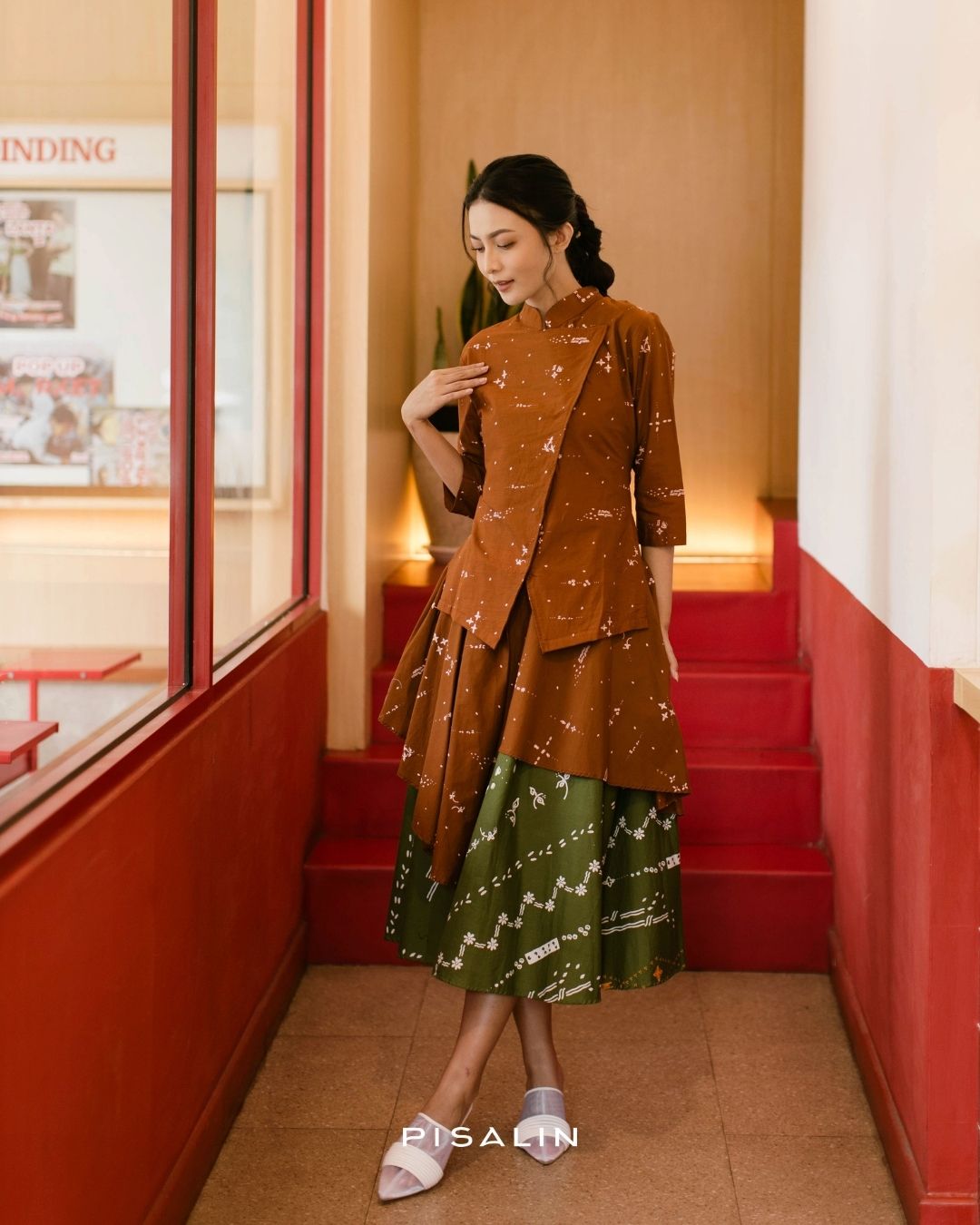 Pisalin Kelana Kala Sore - Kebaya Janggan Kaia